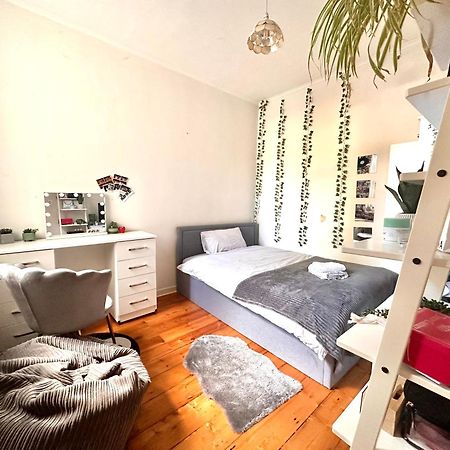 A Lovely Guest Room In West 伦敦 外观 照片